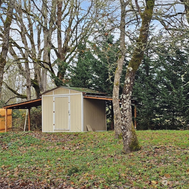 view of outbuilding