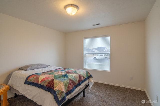 bedroom with carpet flooring