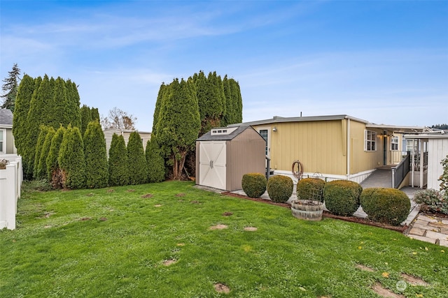 view of yard with a shed