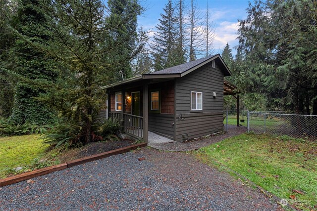 19731 Canyon Dr, Granite Falls, WA 98252 - view of front of house featuring a front lawn