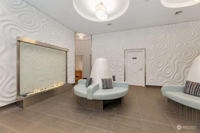 1920 4th Ave Unit 1802, Seattle, WA 98101 - community lobby featuring wallpapered walls