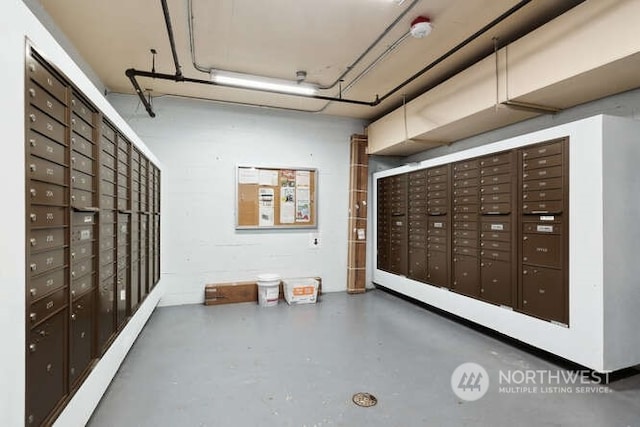 1105 Spring St Unit 701, Seattle, WA 98104 - view of community featuring mail area