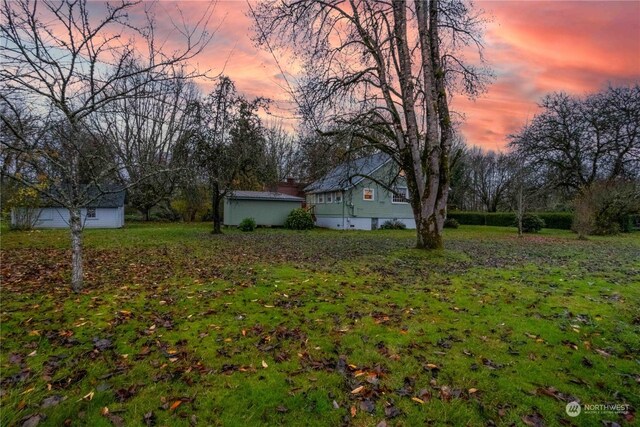 516 SW Riverside Dr, Chehalis, WA 98532 - view of green lawn