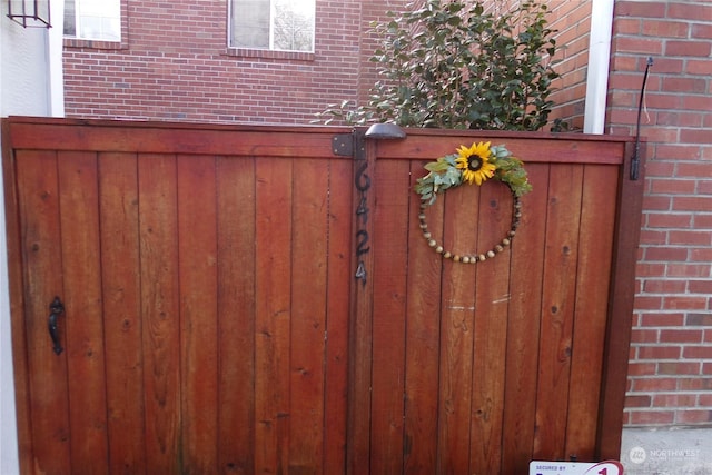 64246 Montclair Ave SW, Lakewood, WA 98499 - view of gate