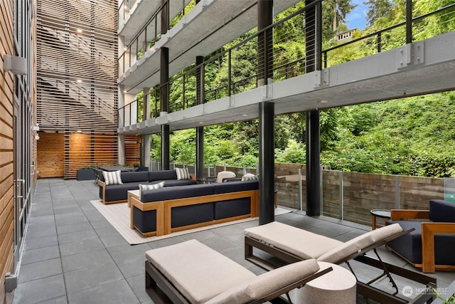 1250 Alki Ave SW Phg, Phg, Seattle, WA 98116 - common area featuring a high ceiling