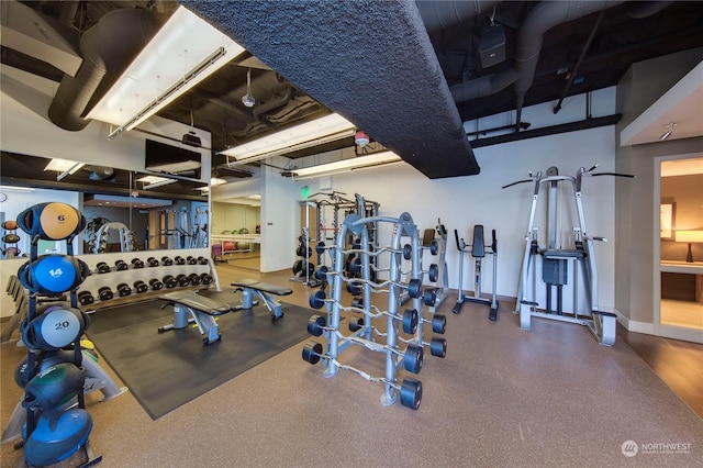 1521 2nd Ave Unit 904, Seattle, WA 98101 - workout area featuring baseboards