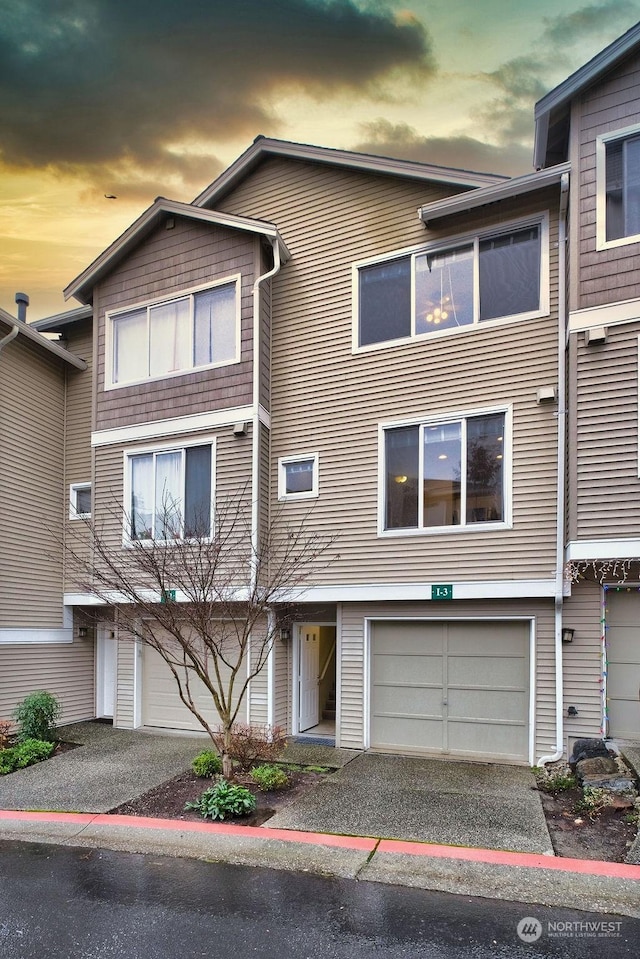 view of front of house featuring a garage