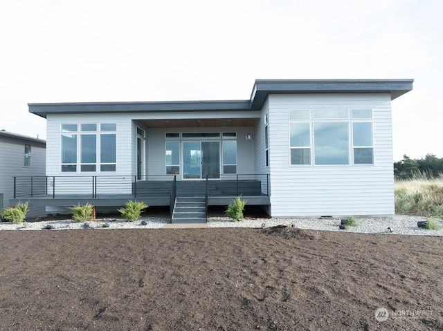 view of front of property with covered porch