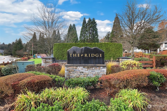 view of community / neighborhood sign