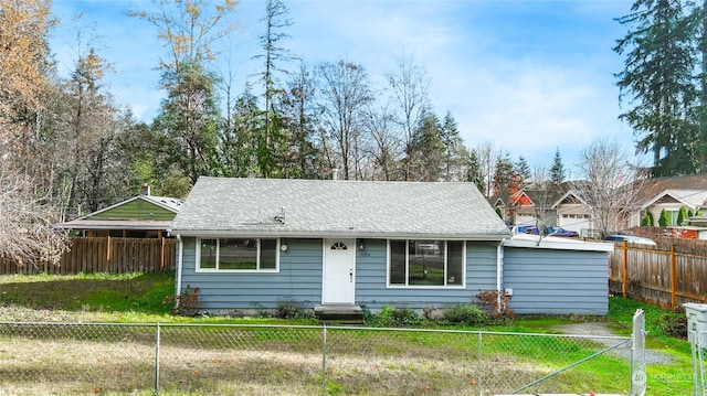 view of front of house featuring a front yard