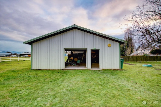 view of outdoor structure featuring a yard