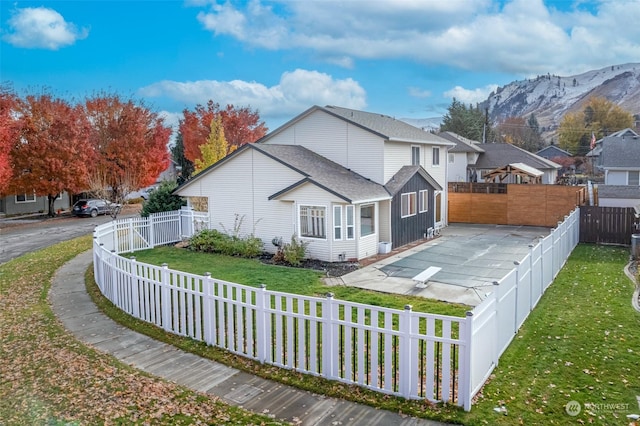 340 Brandi Ln, Wenatchee, WA 98801 - rear view of property featuring a patio and a mountain view