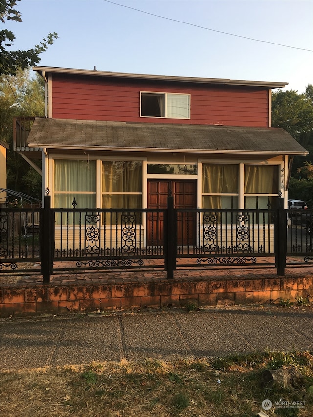 view of front of house featuring covered porch