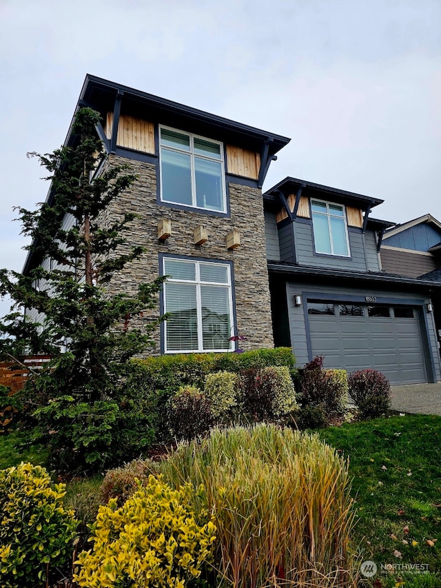 view of front facade with a garage