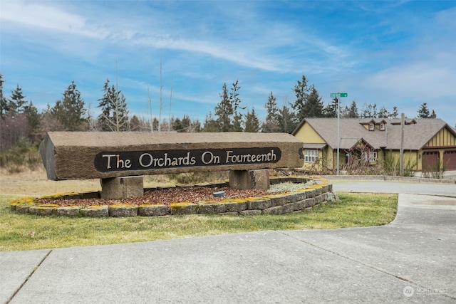 view of community / neighborhood sign