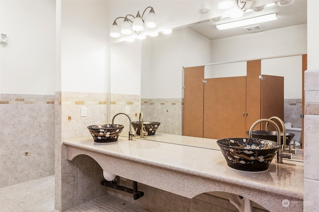 2606 Peach Ct Unit B, Port Angeles, WA 98363 - full bath with a wainscoted wall and a walk in shower