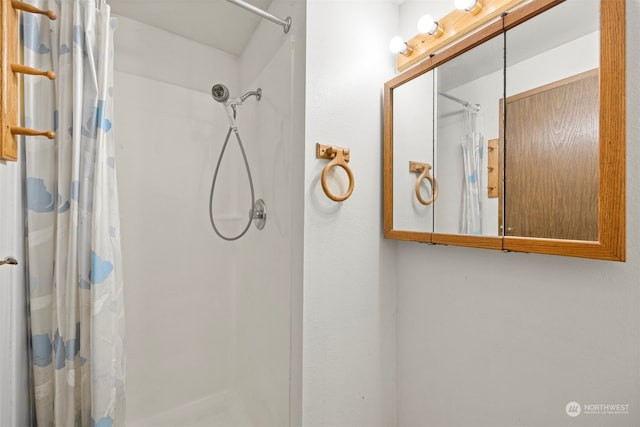 bathroom with curtained shower