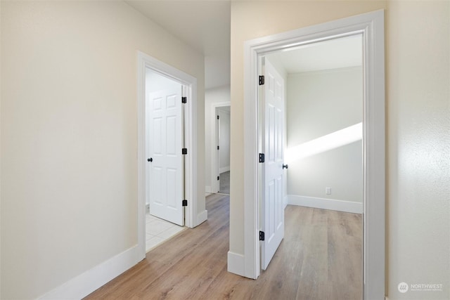 603 Military St, Walla Walla, WA 99362 - corridor with light hardwood / wood-style floors
