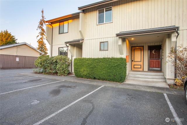 view of front of property