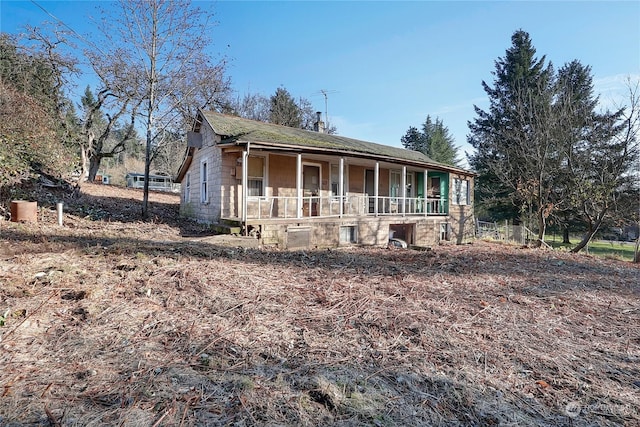 view of front of house with a porch