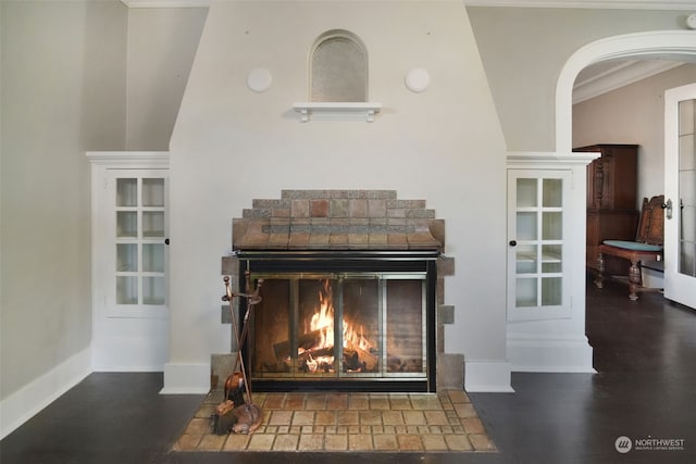 details featuring hardwood / wood-style floors and ornamental molding