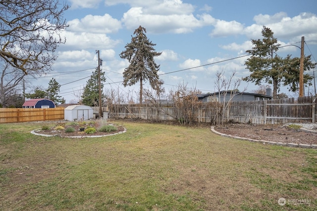 view of yard with a storage shed