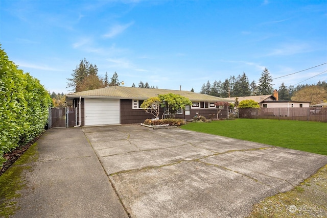 ranch-style home featuring a front yard