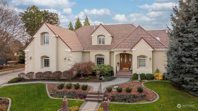 view of front of house featuring a front yard