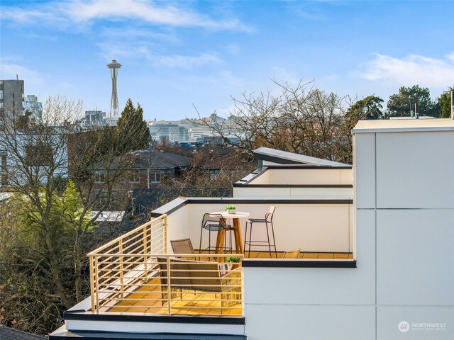 730C Broadway E, Seattle, WA 98102 - view of wooden terrace