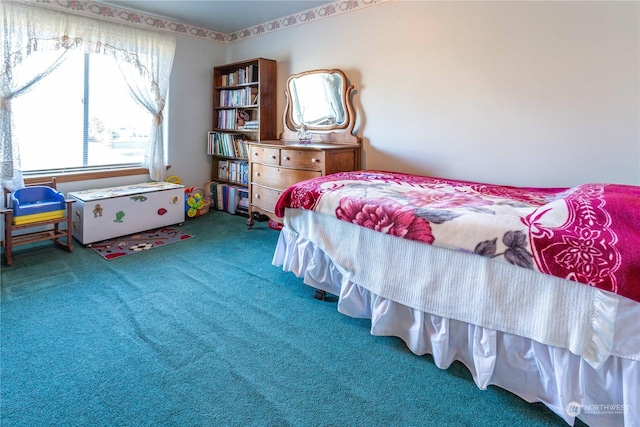 bedroom featuring carpet floors