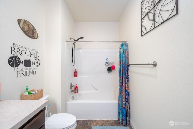 full bathroom with shower / tub combo with curtain, vanity, and toilet