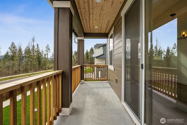 balcony featuring covered porch