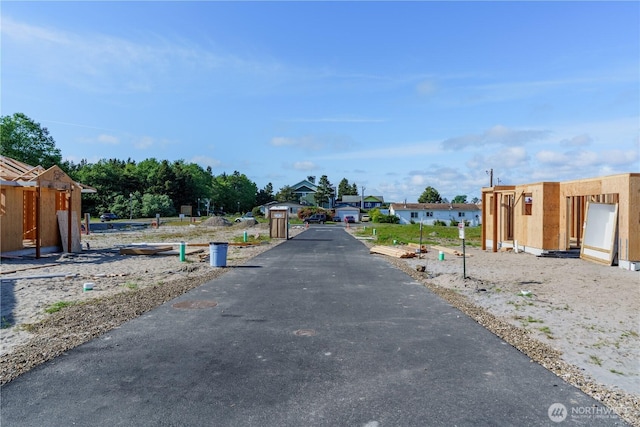 111 7th St SW, Long Beach, WA 98631 - view of asphalt driveway