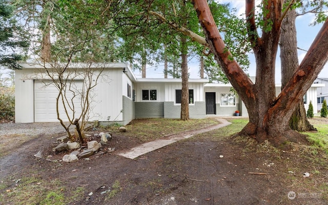 view of front of house featuring a garage