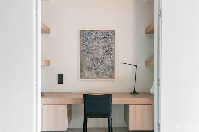 5505 Lake Washington Blvd NE Unit 1-D, Kirkland, WA 98033 - office space featuring built in desk