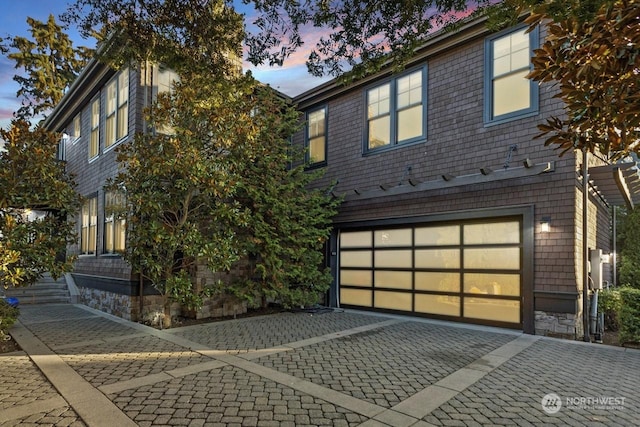 view of front facade featuring a garage