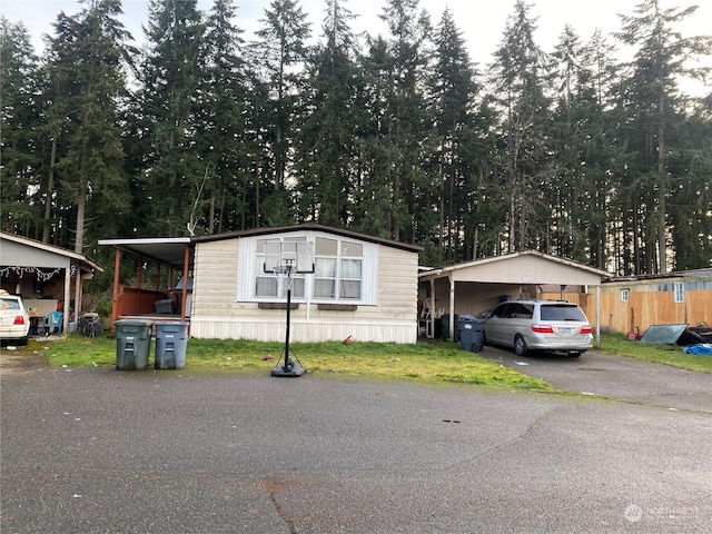 manufactured / mobile home with a carport