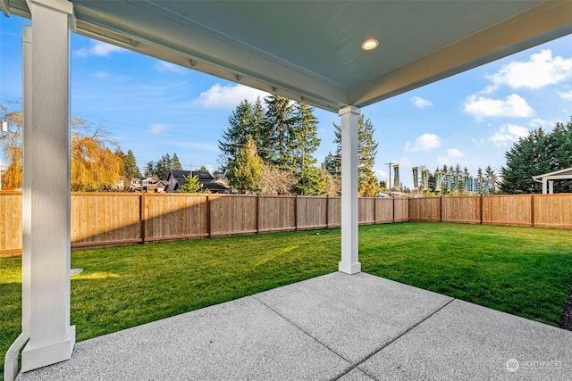 15507 65th Avenue Ct E, Puyallup, WA 98375 - fenced backyard featuring a patio
