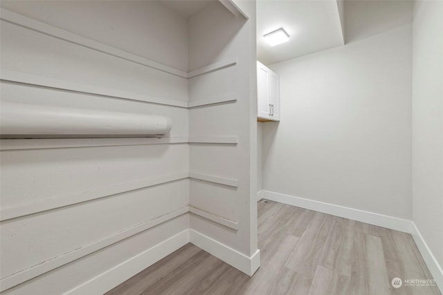 room details featuring hardwood / wood-style floors