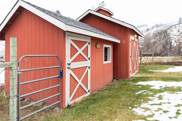 view of outbuilding featuring an outdoor structure