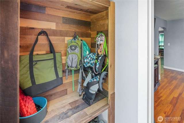 423 3rd Ave NE, Soap Lake, WA 98851 - detailed view of arched walkways, wood finished floors, and wooden walls
