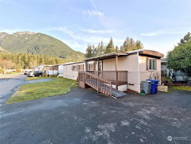 manufactured / mobile home with a mountain view