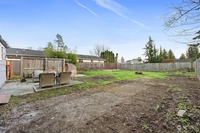 view of yard featuring a patio