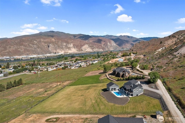 11 Holcomb Dr, East Wenatchee, WA 98802 - aerial view of property and surrounding area featuring a mountainous background