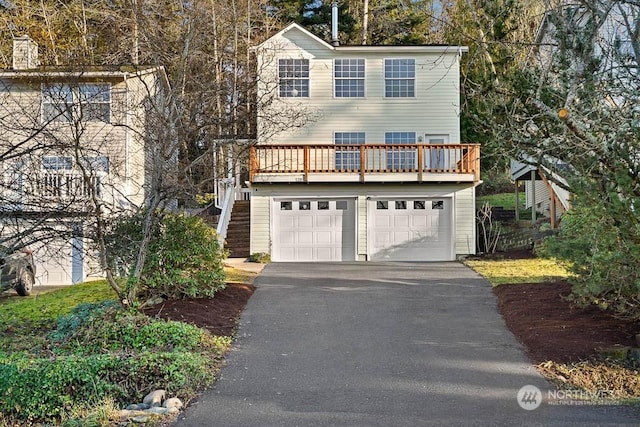 view of front property featuring a garage