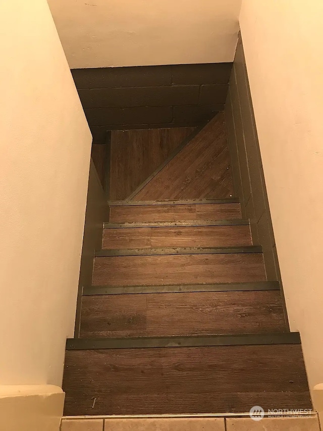 319 N 46th Ave, Yakima, WA 98908 - view of stairway