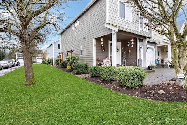 view of front of property with a front lawn