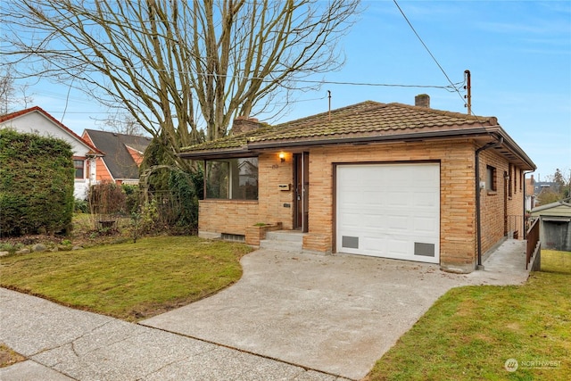 view of front of property with a front yard