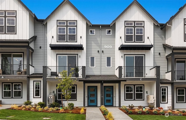 view of townhome / multi-family property