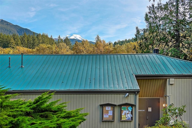 exterior space with a mountain view